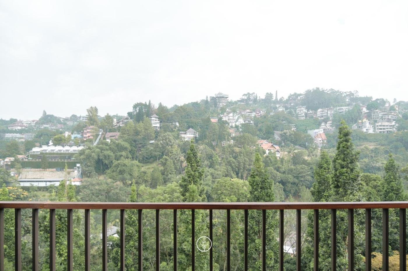 Tulip Hill View 5 Bedrooms With A Private Swimming Pool * Bandung