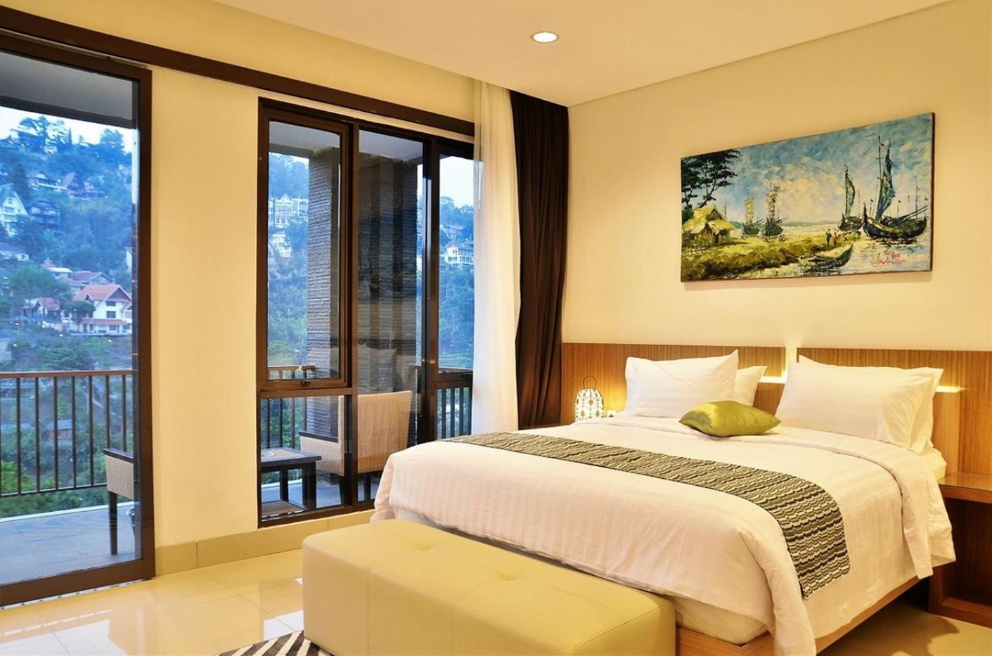 Tulip Hill View 5 Bedrooms With A Private Swimming Pool * Bandung