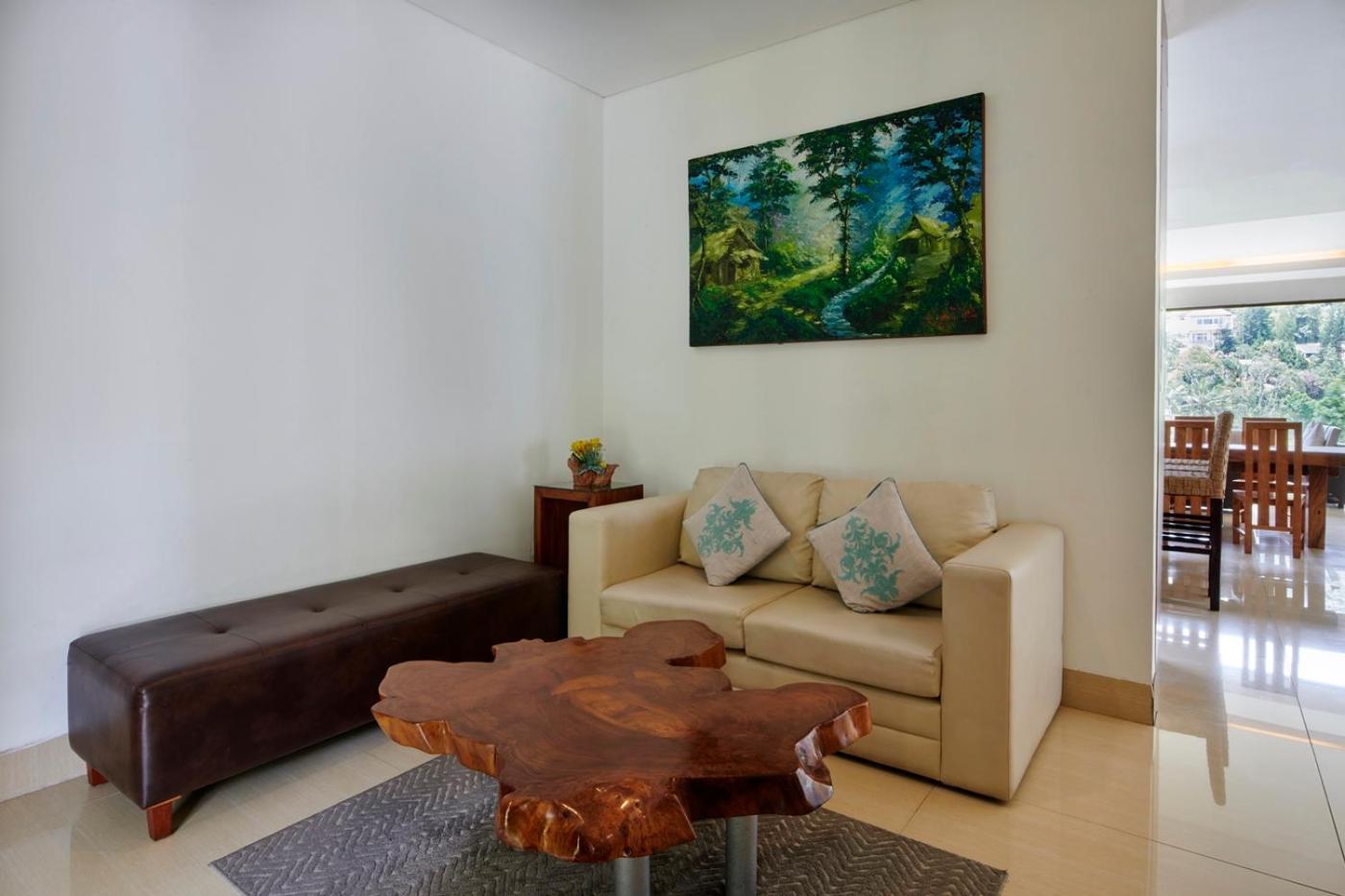 Tulip Hill View 5 Bedrooms With A Private Swimming Pool * Bandung
